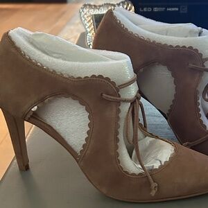 NWOT Nine West Suede Leather Mary Jane Style Heels Size 5.5